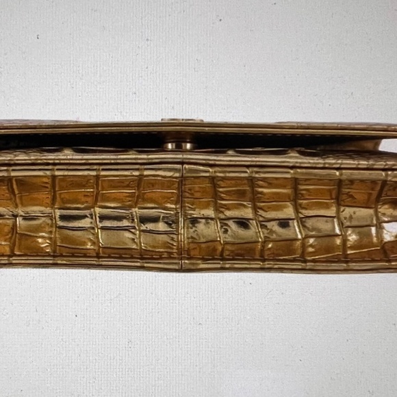 Chanel Runway Metallic Crocodile Embossed Gold WOC with Antique Gold Tone Chain - Picture 5 of 8